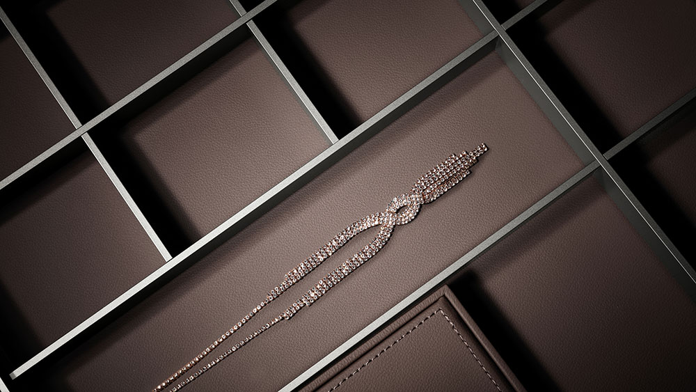 Delicate leather craftsmanship